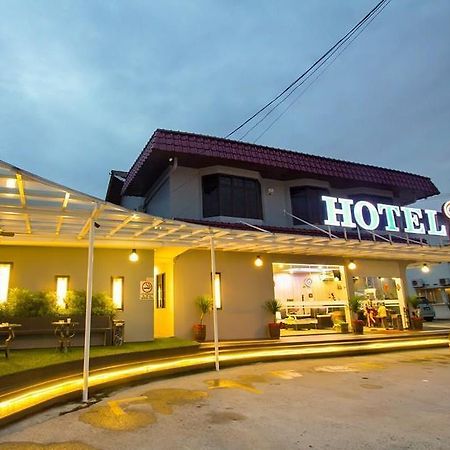 Tkl Hotel Johor Bahru Bagian luar foto
